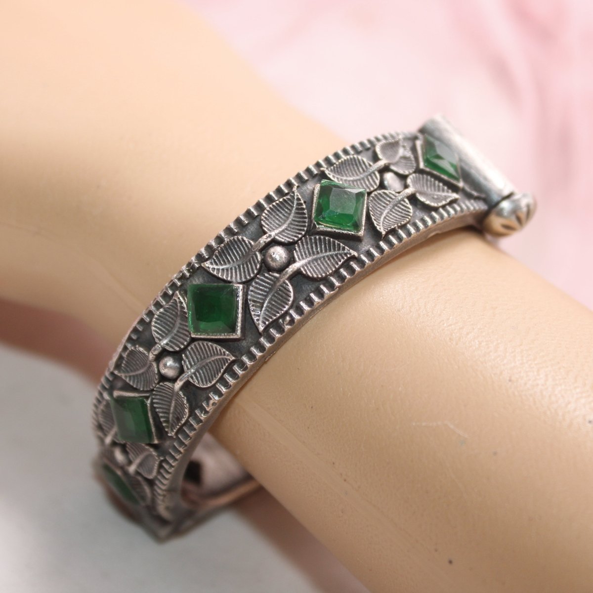 KALI - OXIDISED SILVER LOOK ALIKE KADA - GREEN