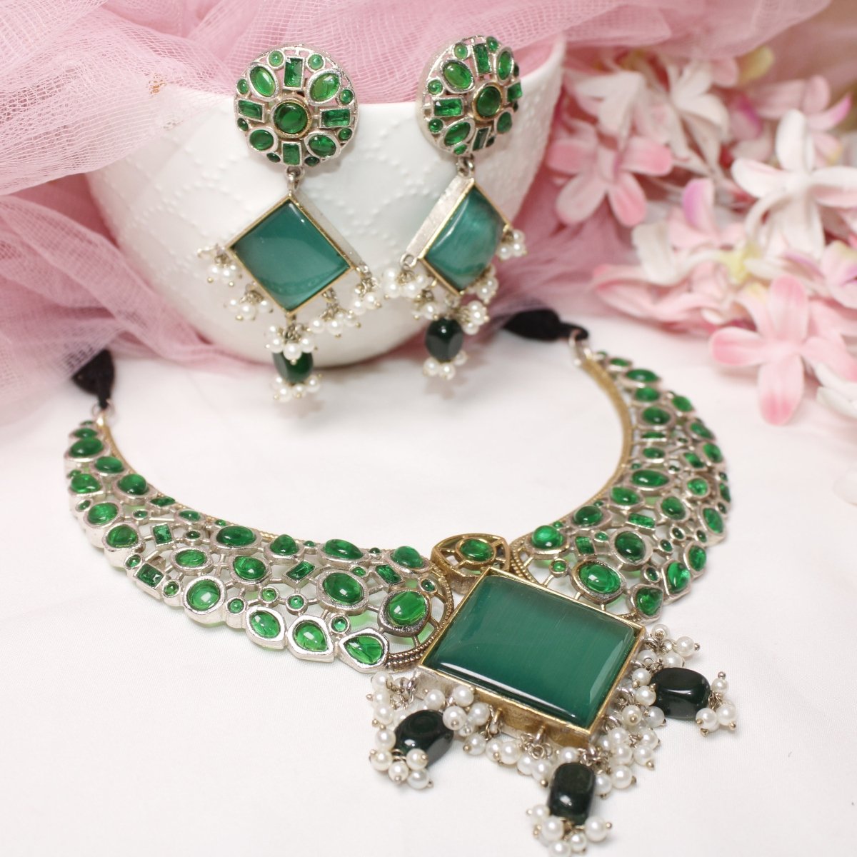 KANAK DUAL - TONE NECKLACE - GREEN
