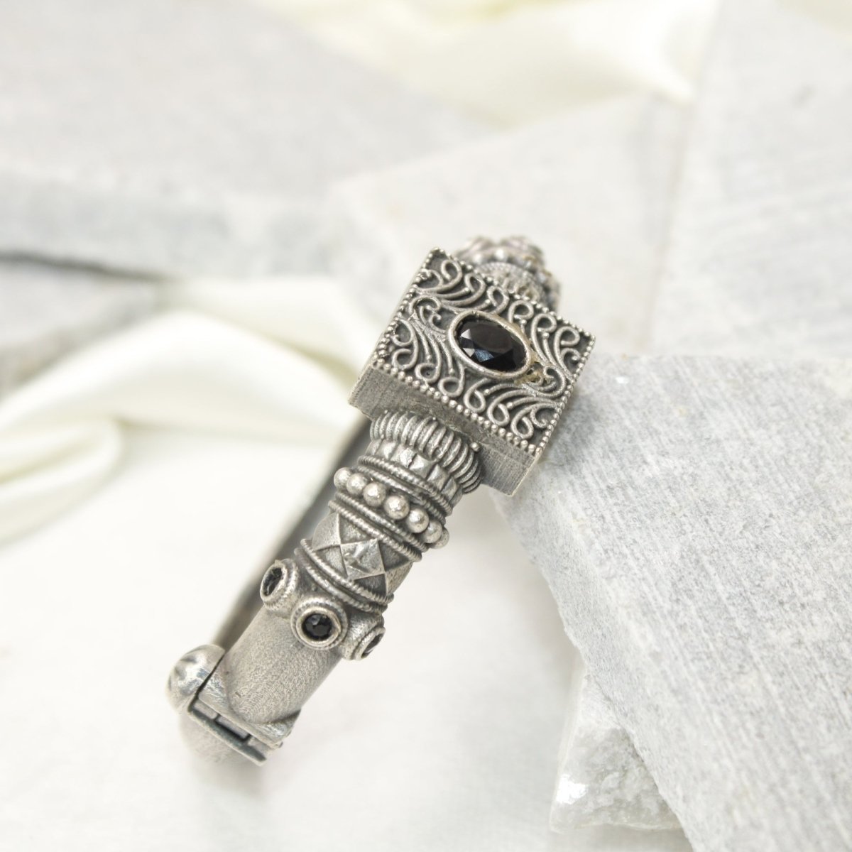 KARIGARI - ANTIQUE OXIDISED KADA - BLACK