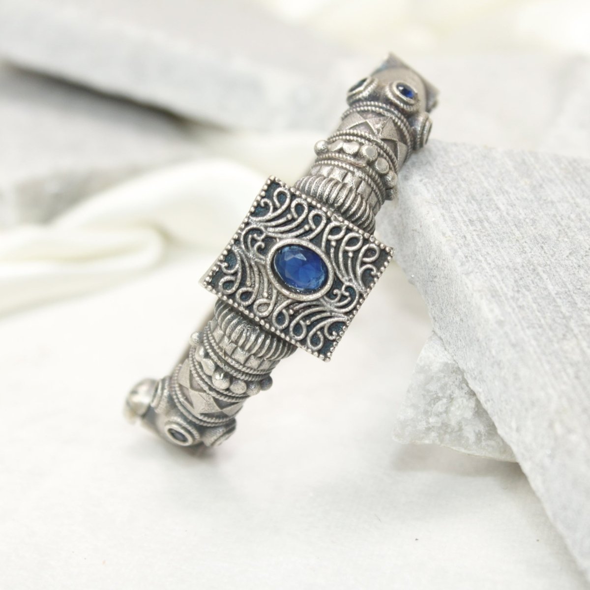 KARIGARI - ANTIQUE OXIDISED KADA - BLUE