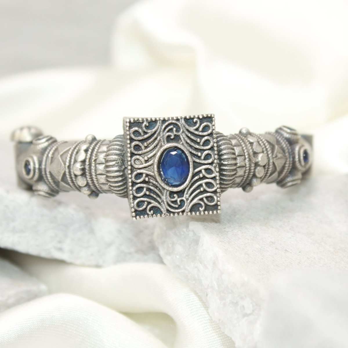 KARIGARI - ANTIQUE OXIDISED KADA - BLUE