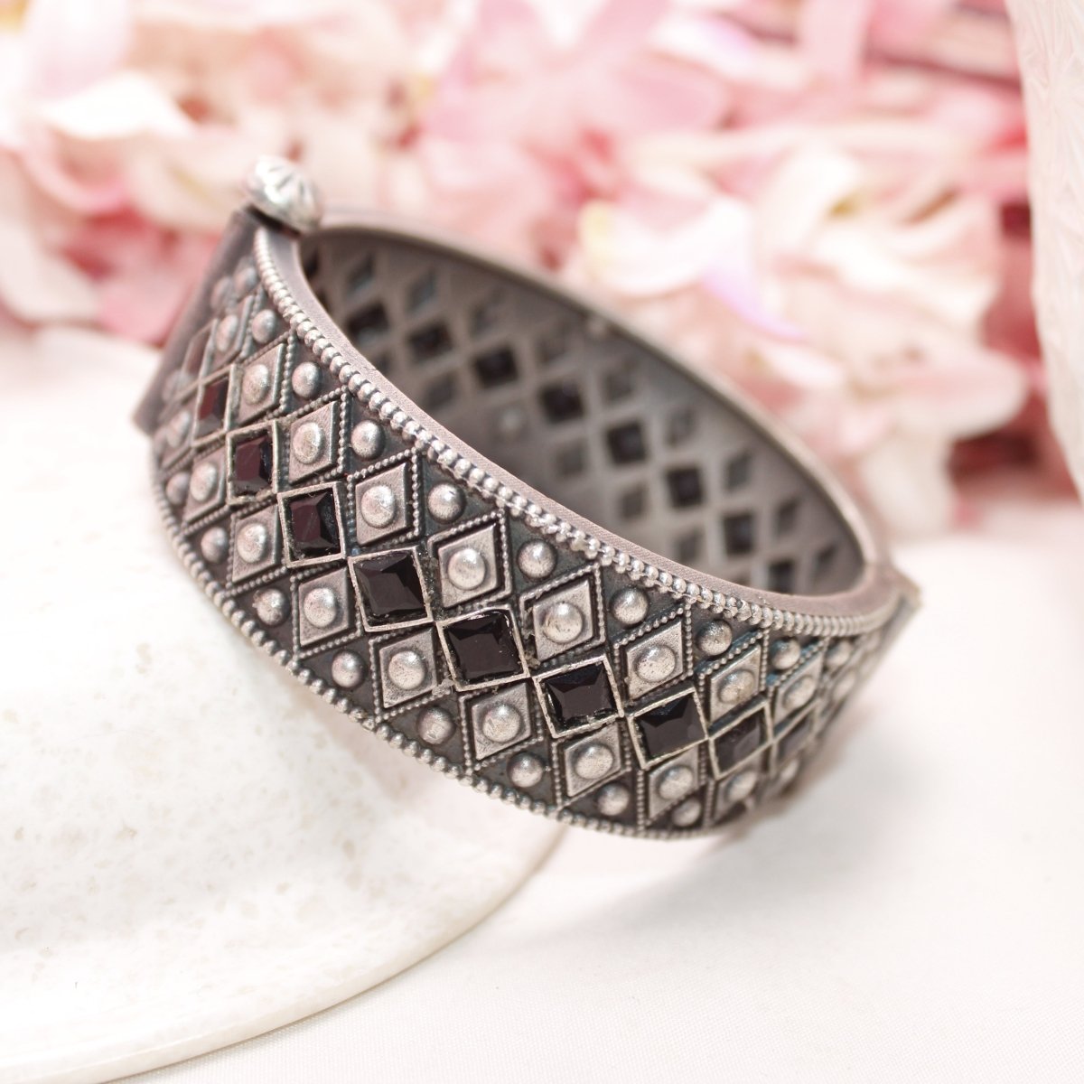 KAVERI - OXIDISED SILVER LOOK ALIKE KADA - BLACK