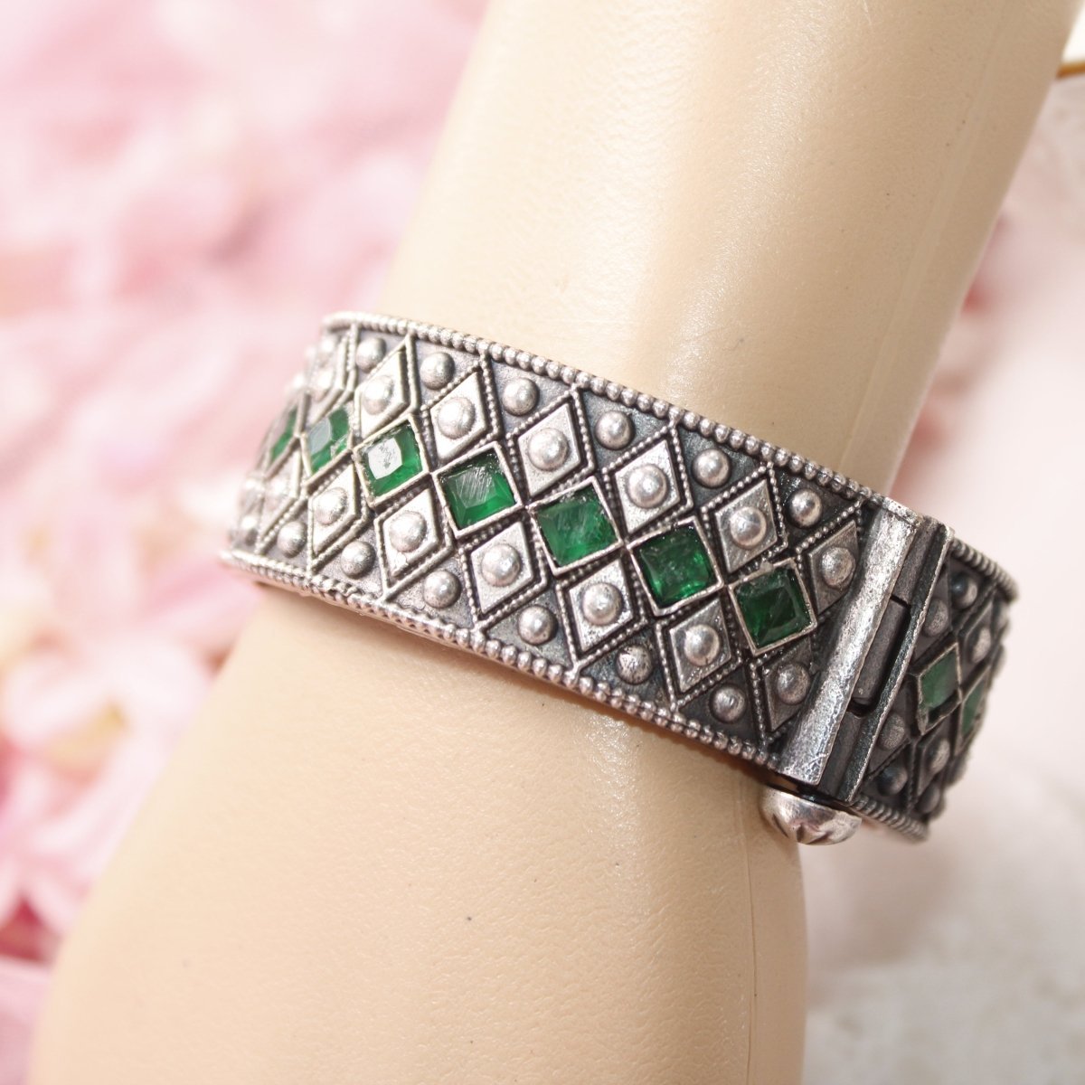 KAVERI-OXIDISED SILVER LOOK ALIKE KADA-GREEN