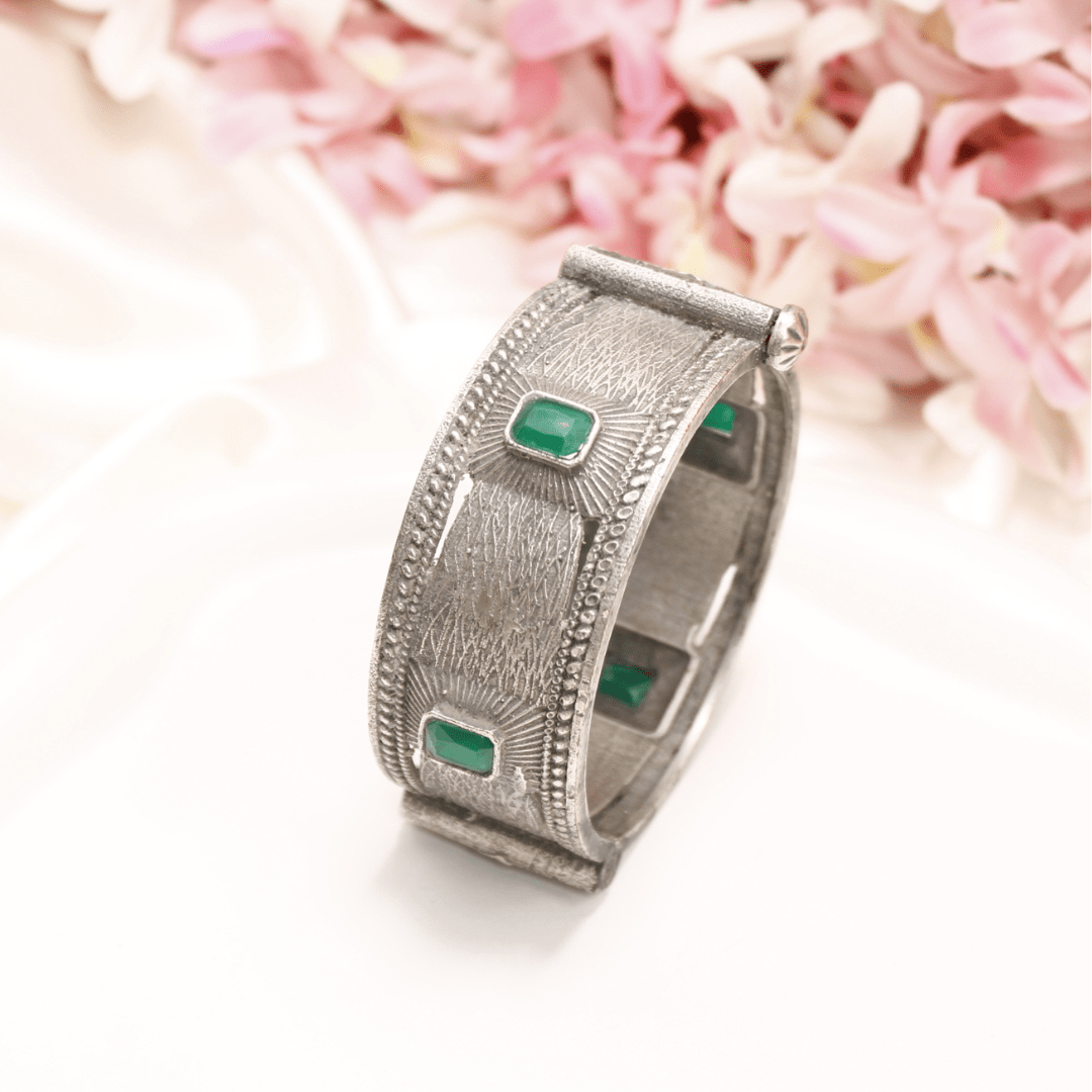 KIA - ANTIQUE SILVER LOOK ALIKE KADA - GREEN