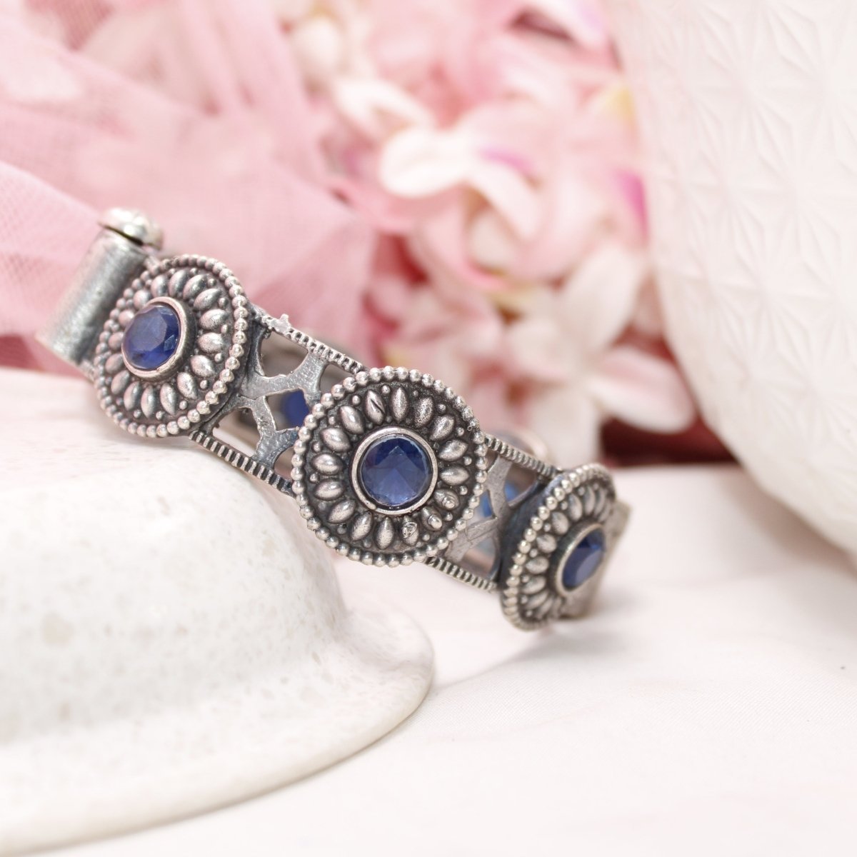 KISHA-OXIDISED SILVER LOOK ALIKE KADA-BLUE