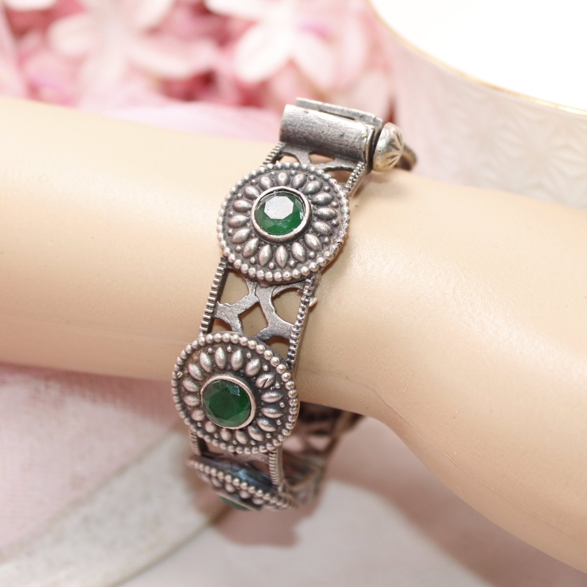 KISHA - OXIDISED SILVER LOOK ALIKE KADA - GREEN