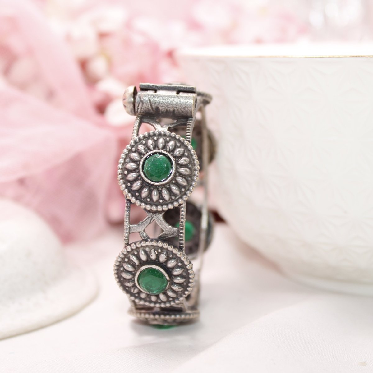 KISHA - OXIDISED SILVER LOOK ALIKE KADA - GREEN