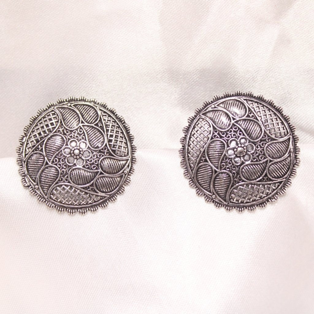 LEAF AND JAALI PATTERN ROUND STUD