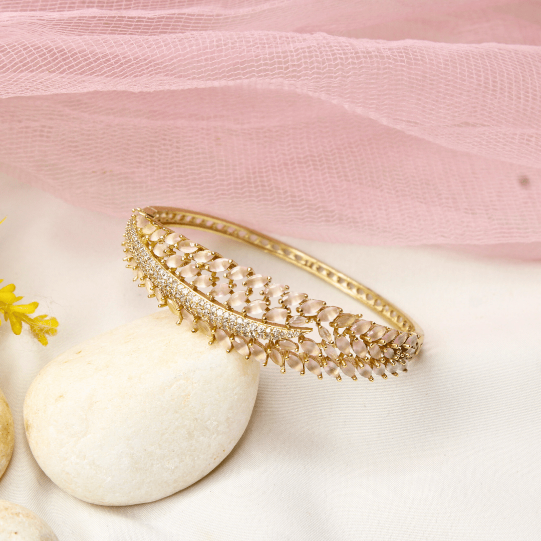 LEAF DESIGN PINK STONE KADA