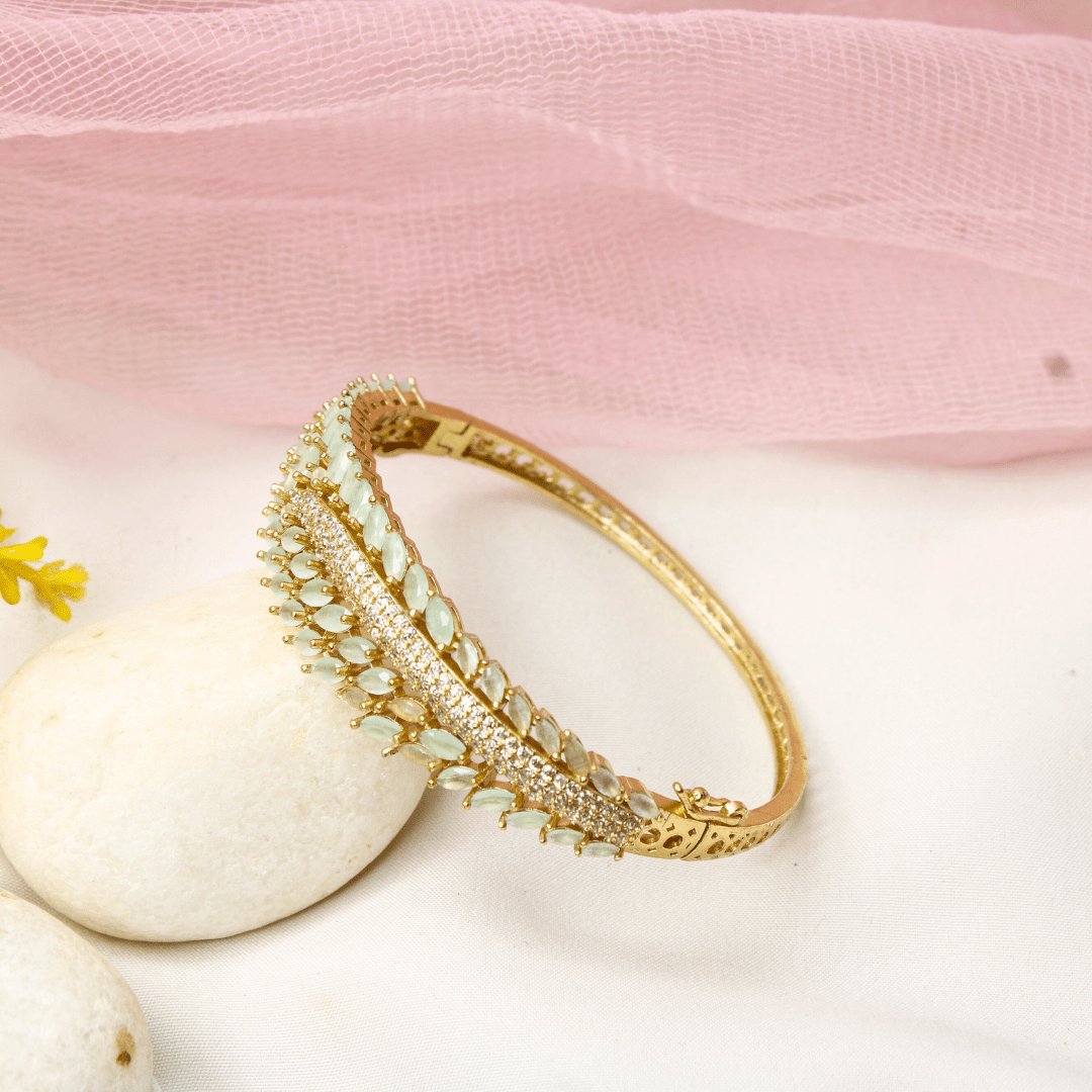 Leaf Design Zircon Kada – Mint Gre