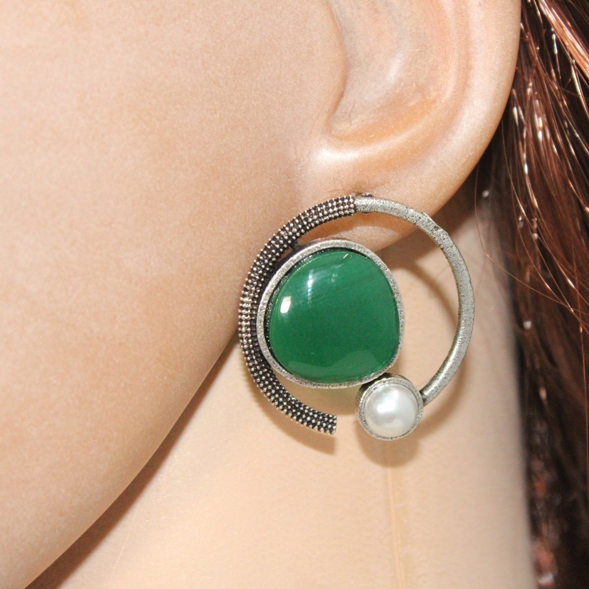 MONALISA STONE AND PEARL ROUND EARRING-GREEN