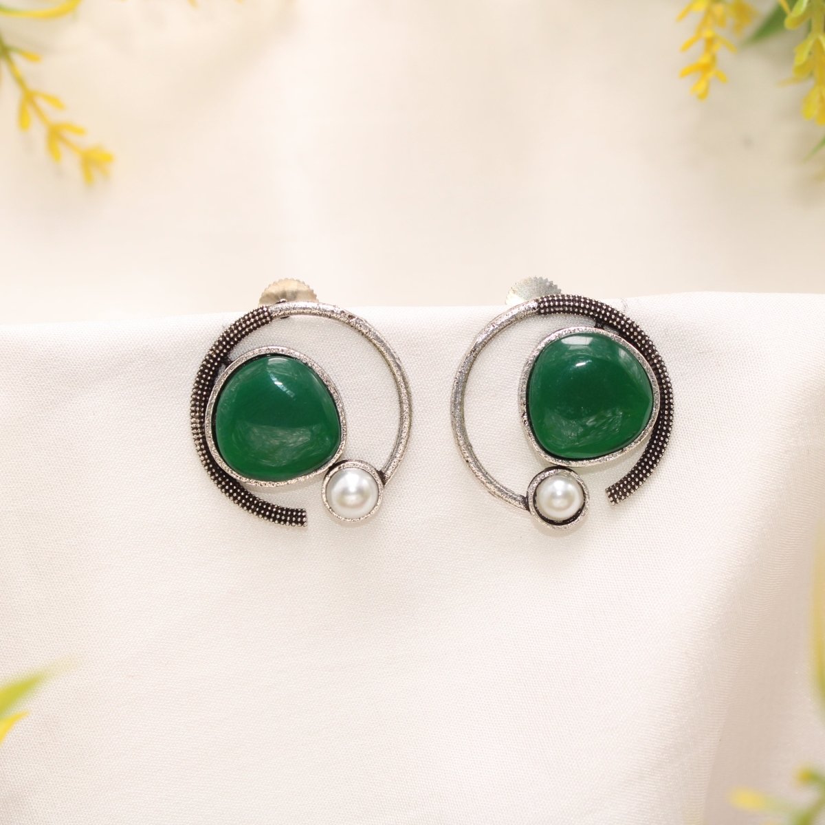 MONALISA STONE AND PEARL ROUND EARRING - GREEN