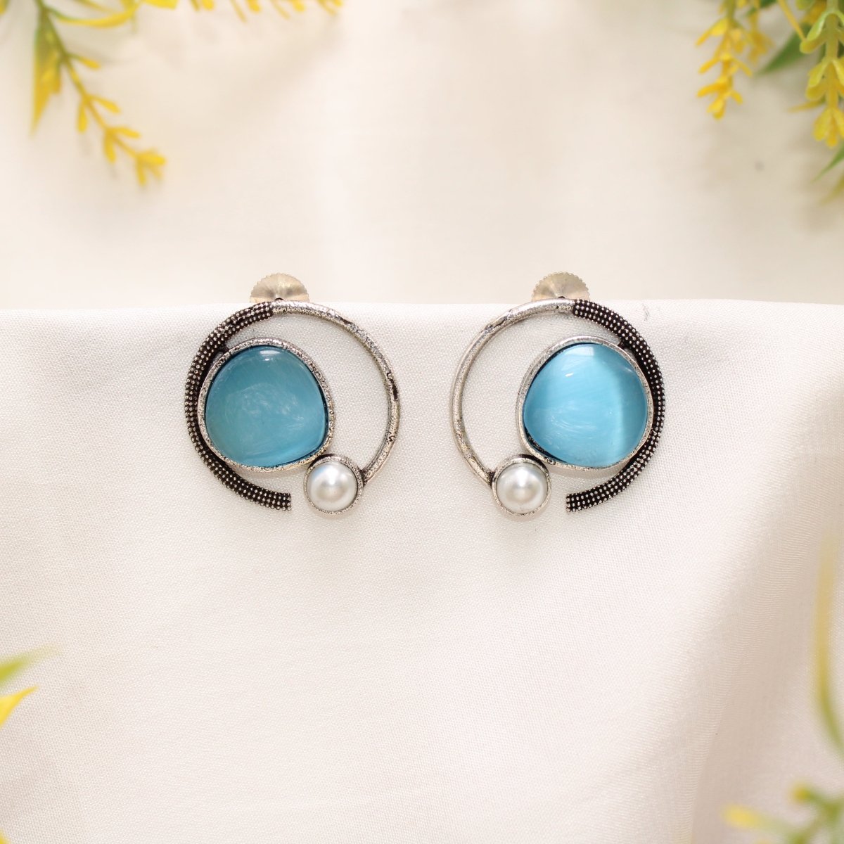 MONALISA STONE AND PEARL ROUND EARRING - TURQUOISE