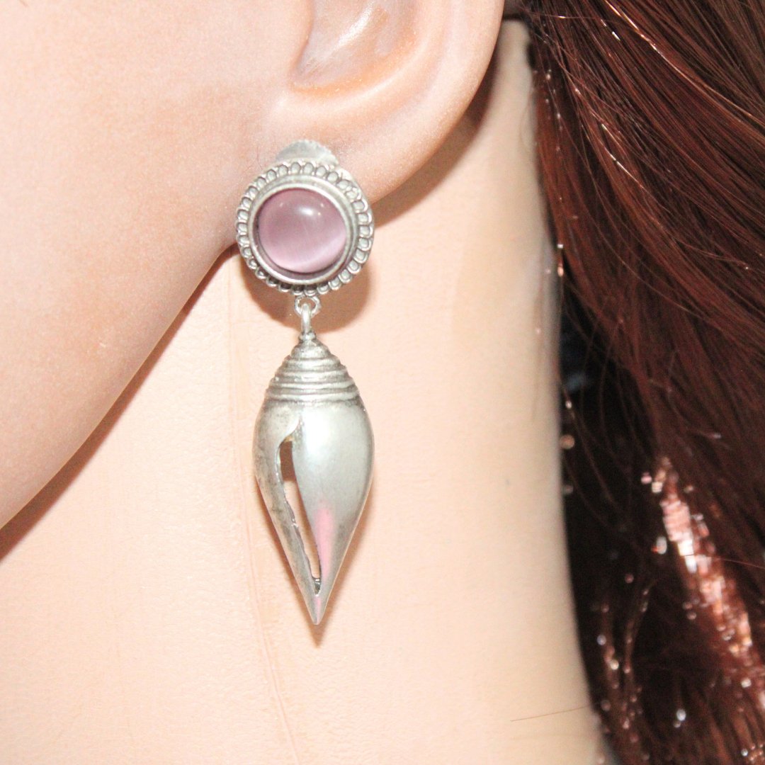 MONALISA STONE SHANKH DROPS EARRINGS - PINK
