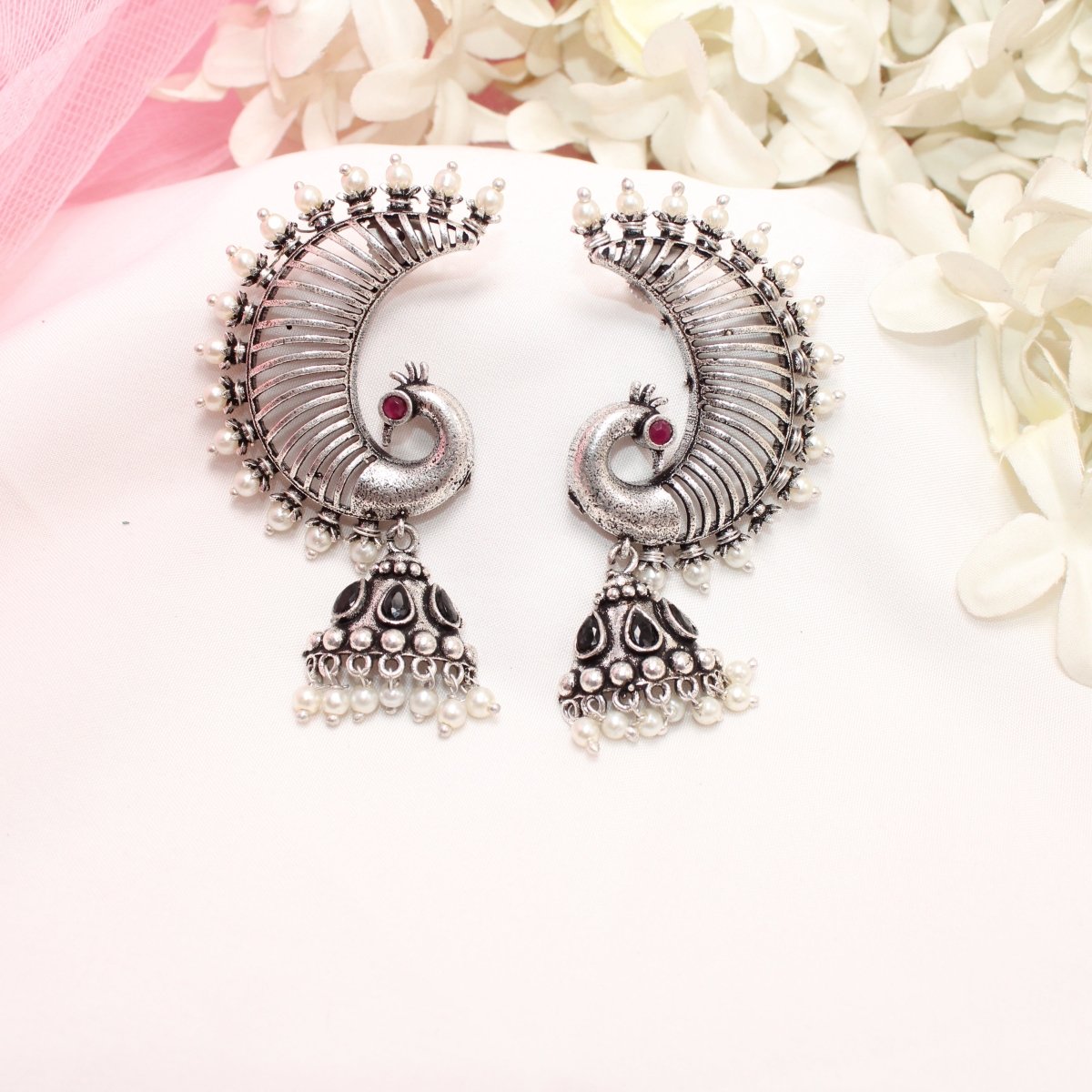 MOR KARNPHOOL EARRING - BLACK