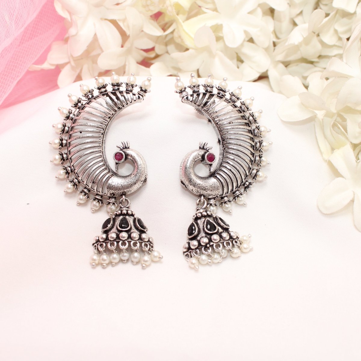 MOR KARNPHOOL EARRING - BLACK