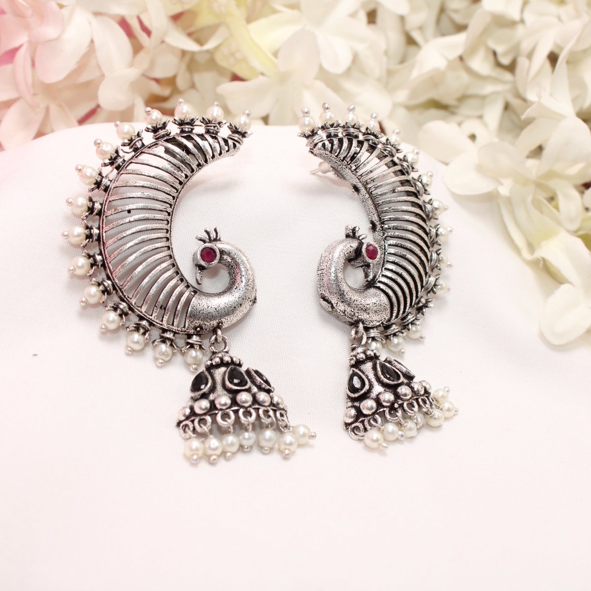 MOR KARNPHOOL EARRING - BLACK