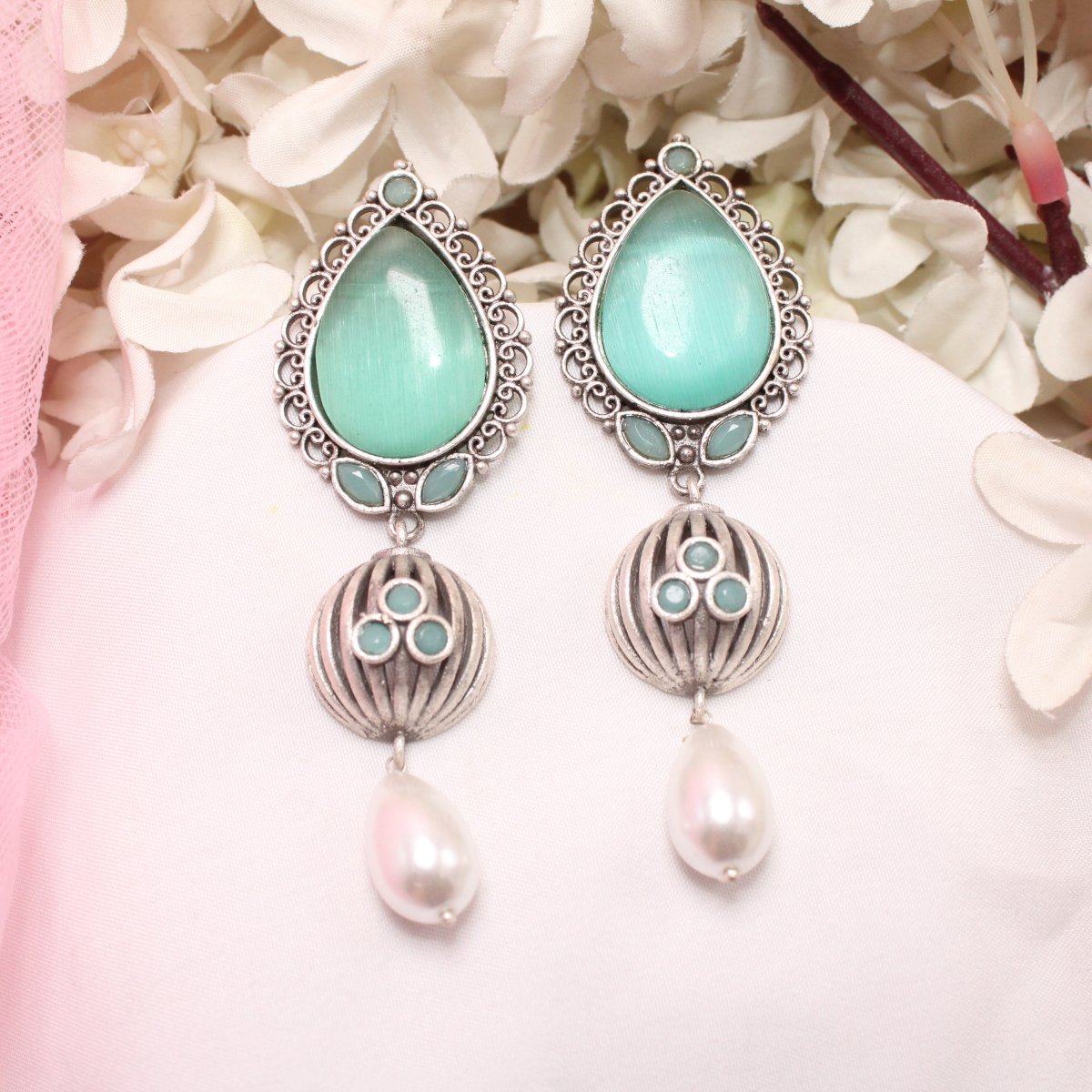 NAGINA MEERA SILVER LOOK ALIKE EARRING - MINT
