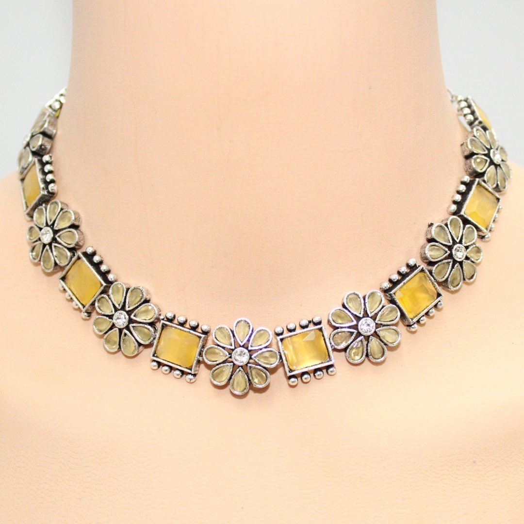 NARGIS FLOWER STONE NECKLACE SET - YELLOW