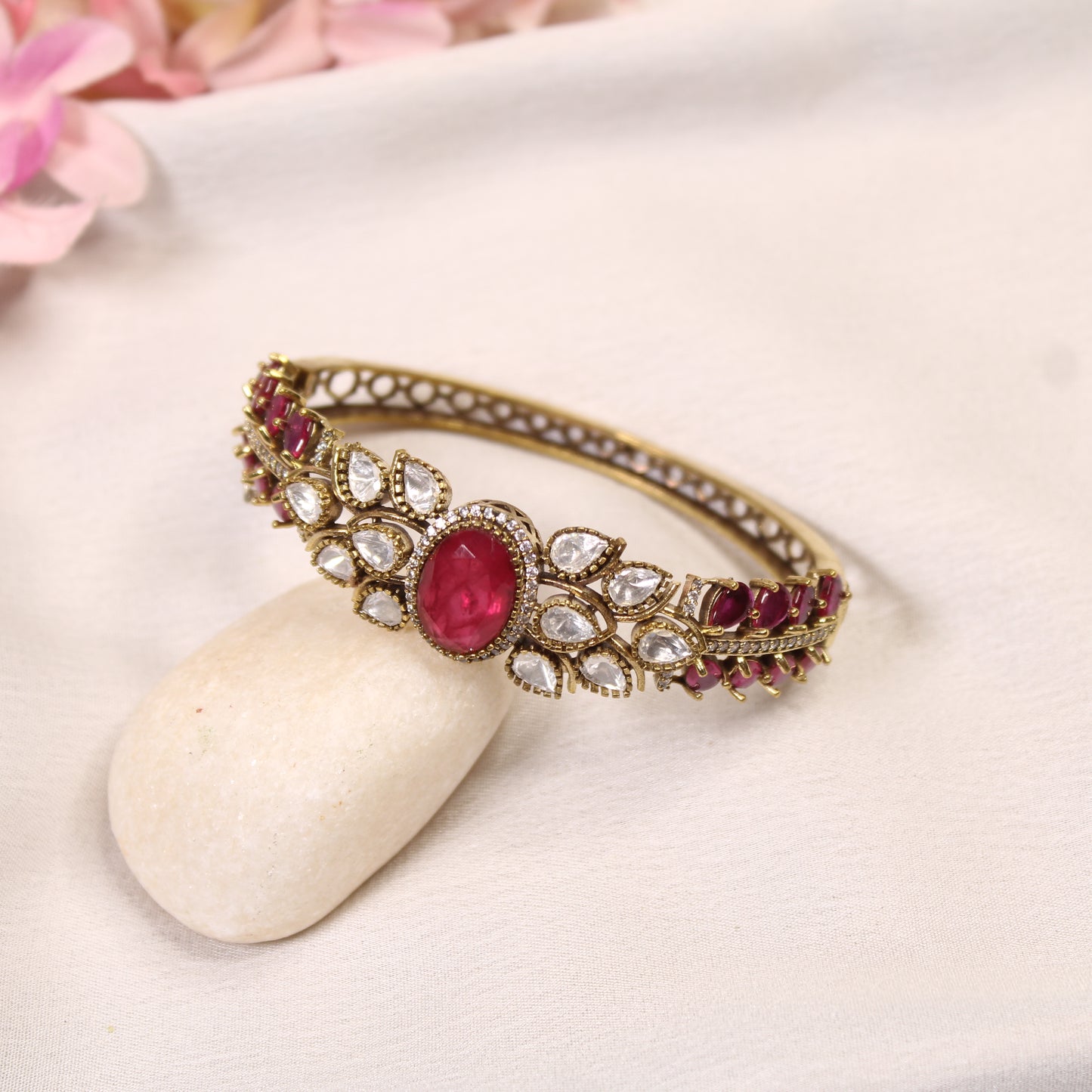 Ruby Red Oval Cabochon Polki Leaf Kada – product detail view
