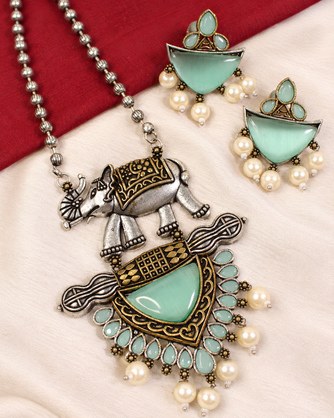 Animal Motif Fan Pendant Set - Mint — AI-styled ornament detail view
