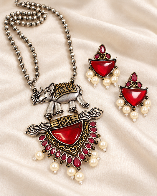 Animal Motif Fan Pendant Set - Ruby - closeup view