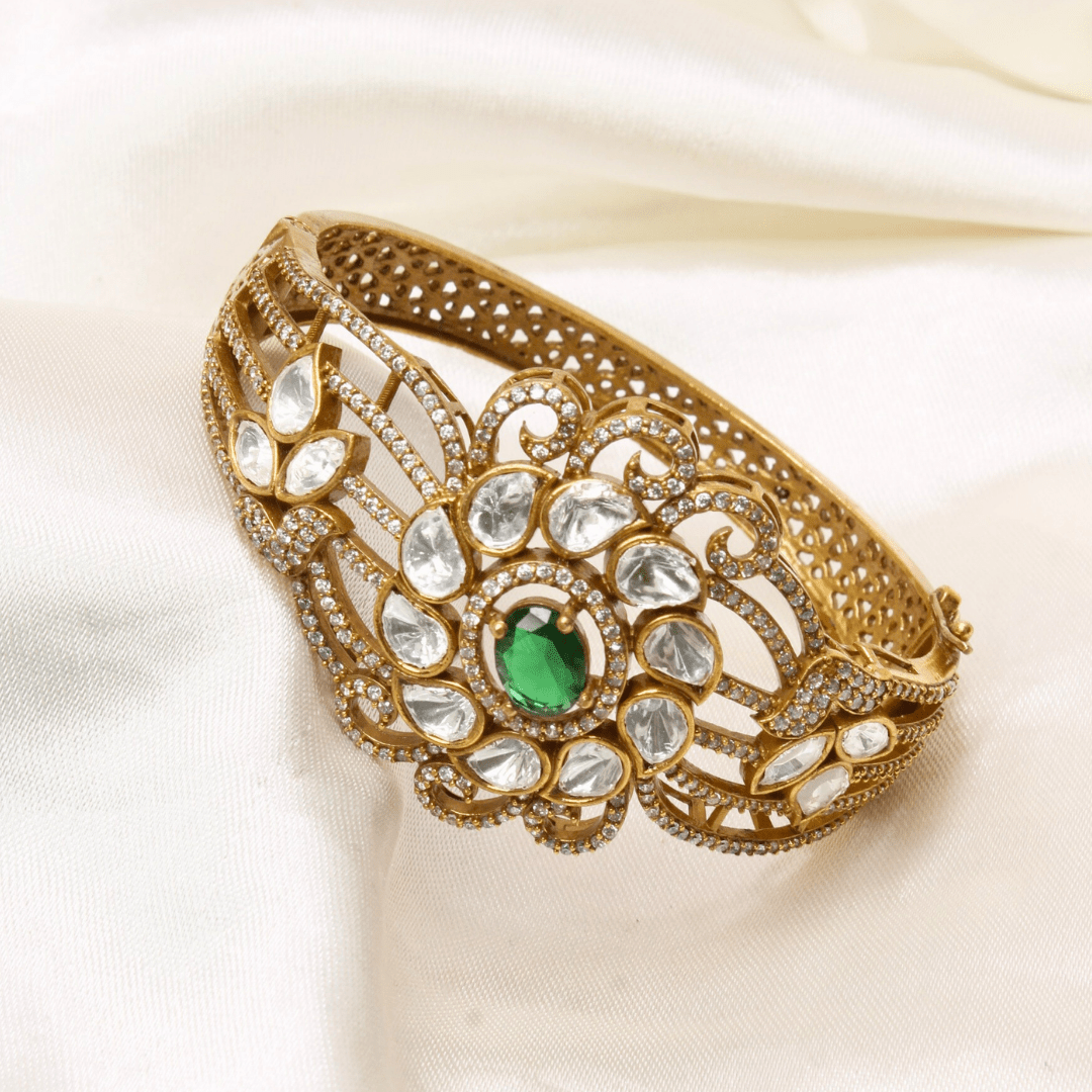 POLKI MOISSANITE FLOWER ANTIQUE GOLDEN BRACELET - GREEN