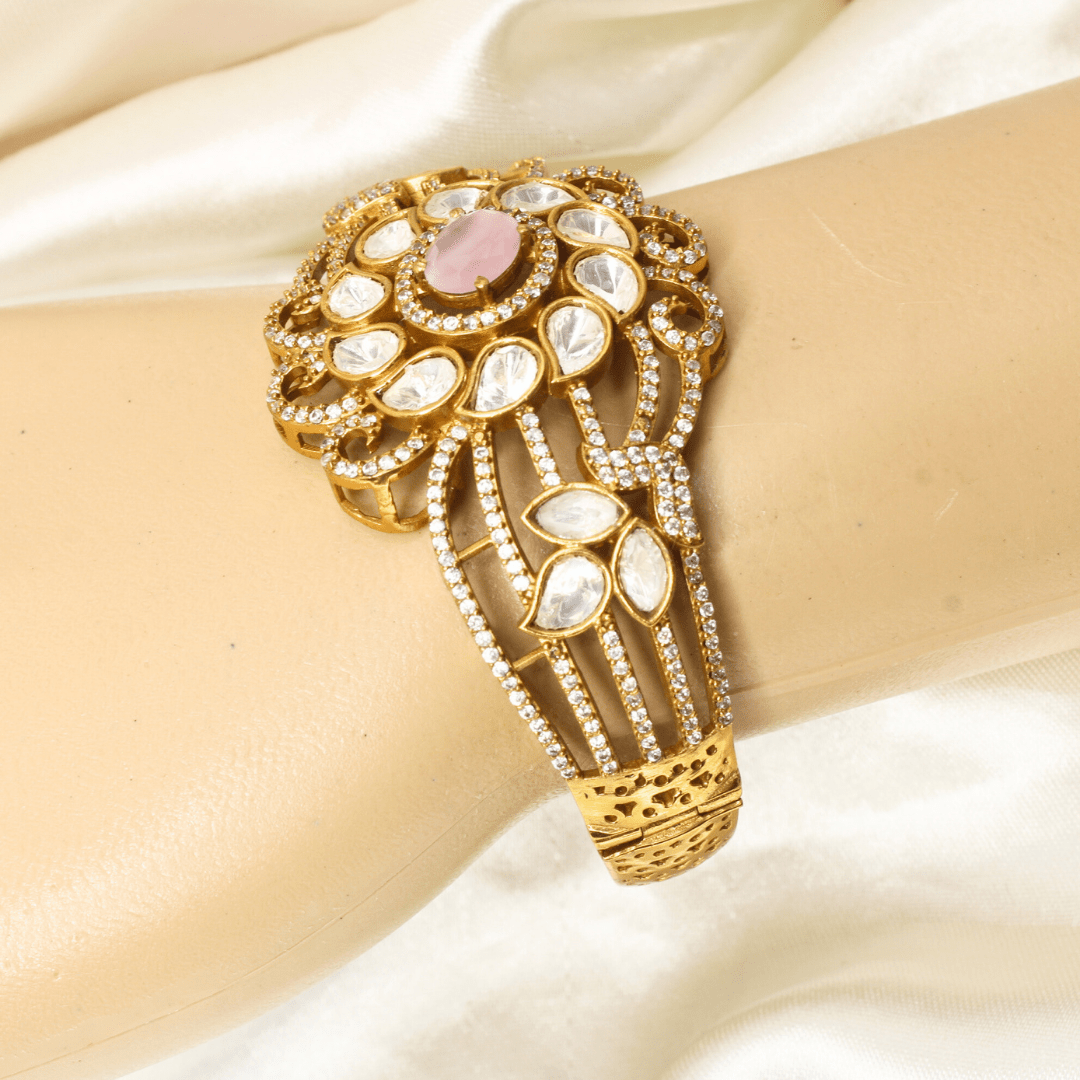POLKI MOISSANITE FLOWER ANTIQUE GOLDEN BRACELET - PINK