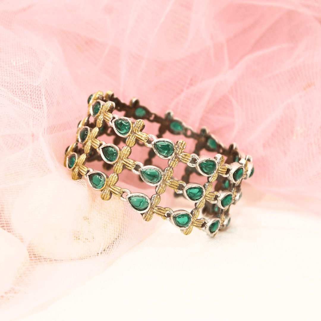 Rajputi Green Stone Kada – Non-Openable Single Bang