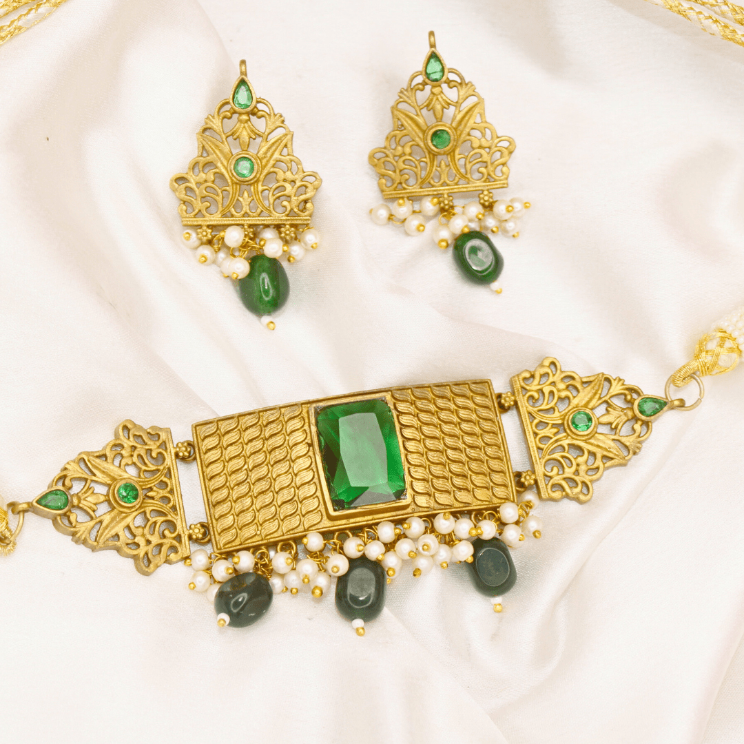 RAJWADI CHOKER WITH DOUBLET STONE - GREEN