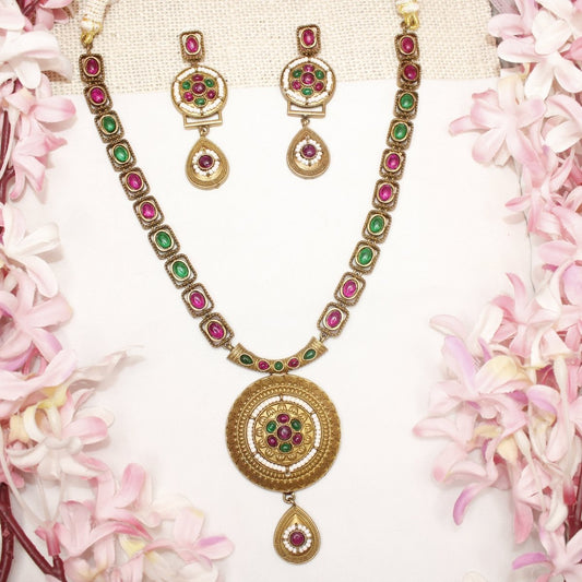 Rajwadi Thapa Necklace-Red & Green – detail view
