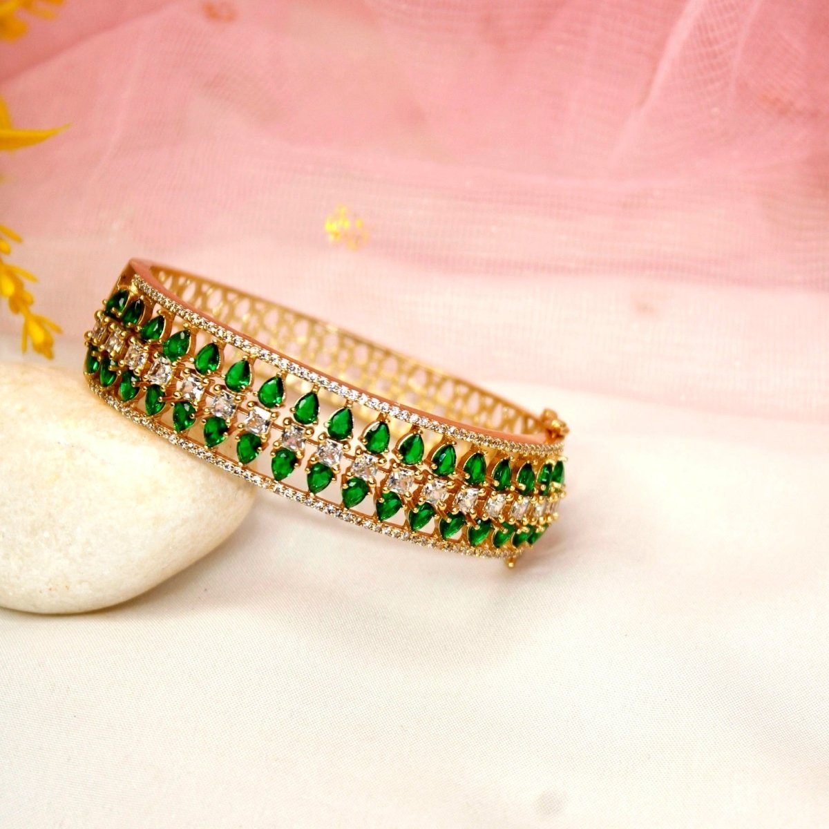 Royal Stone Teardrop Kada - GREEN