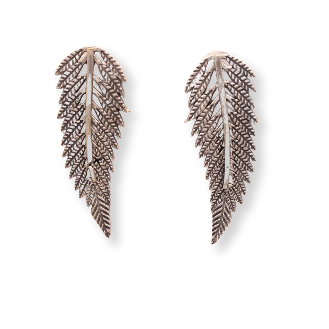 SHARP LEAF SLEEK STUD - SILVER