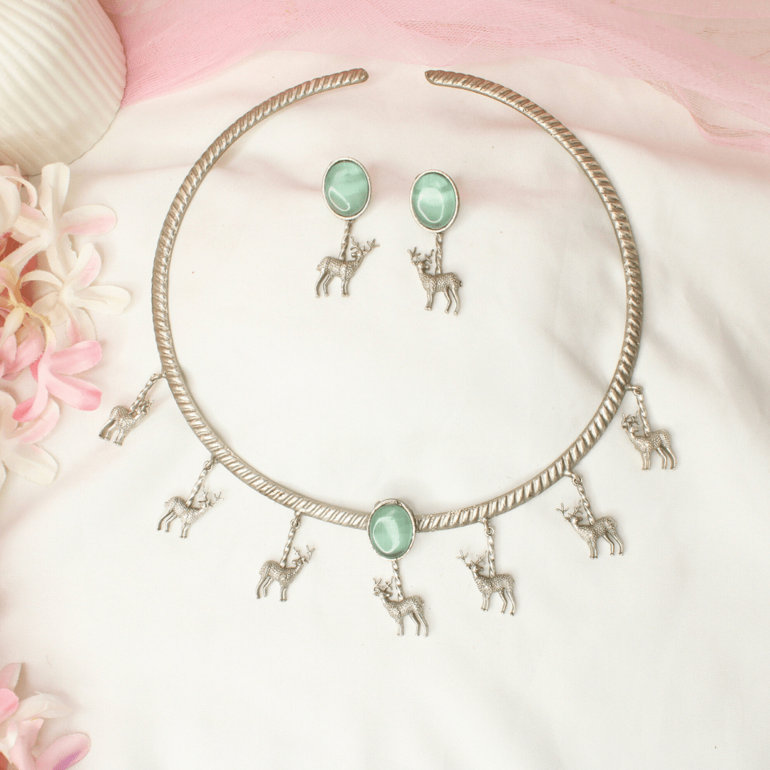 SILVER LOOK ALIKE DEER HASLI - MINT