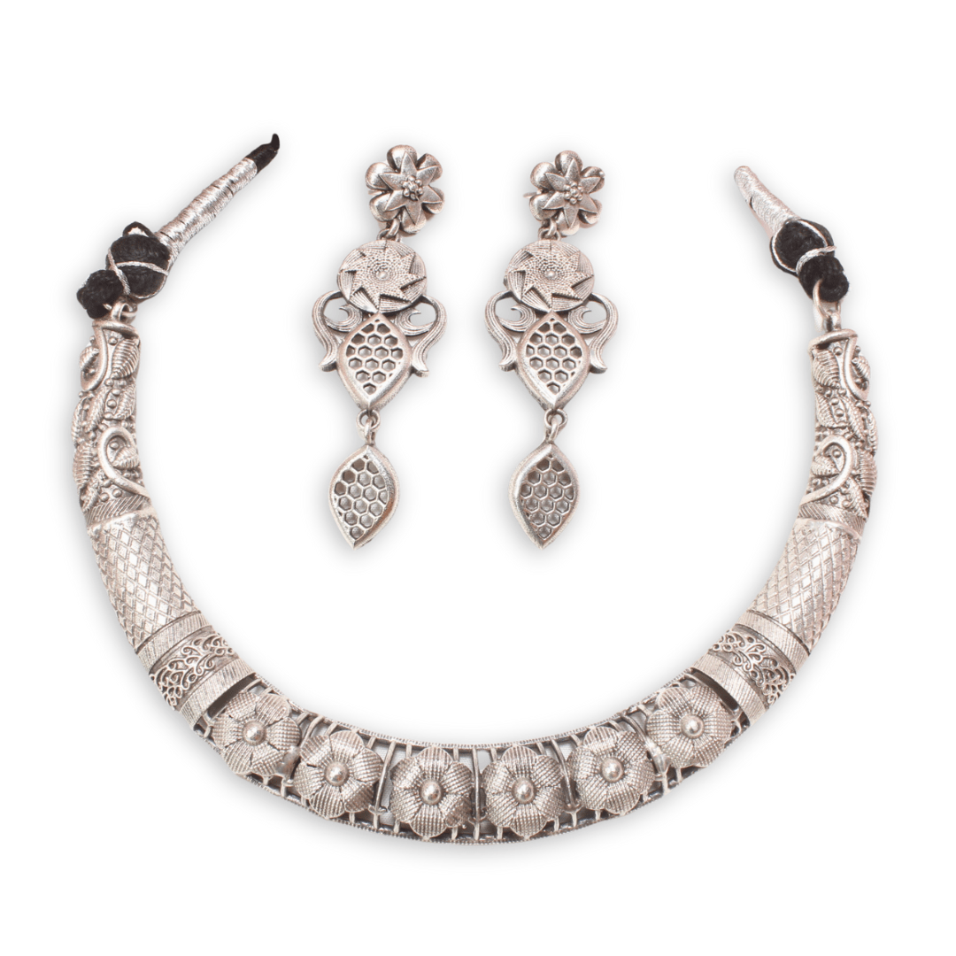 SILVER LOOK ALIKE NECKLACE SET