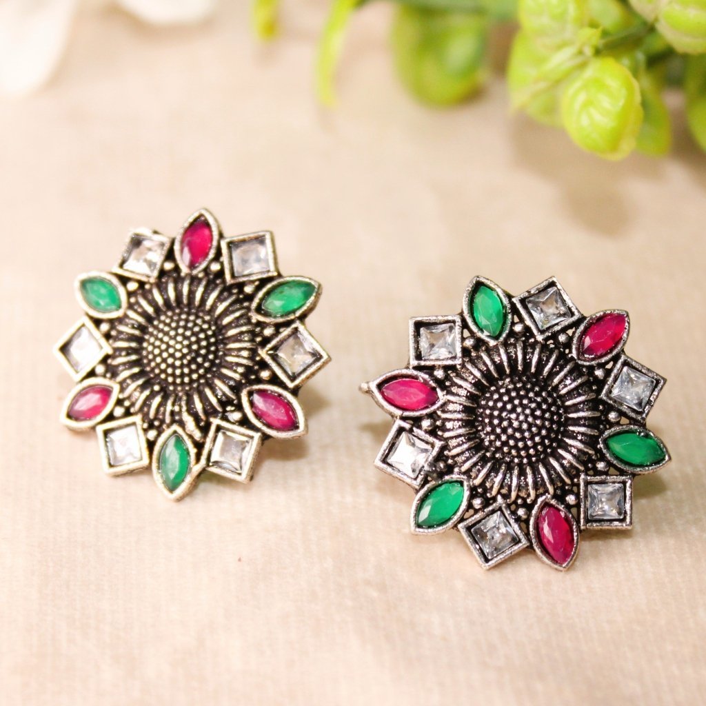 Star studs maroon and green