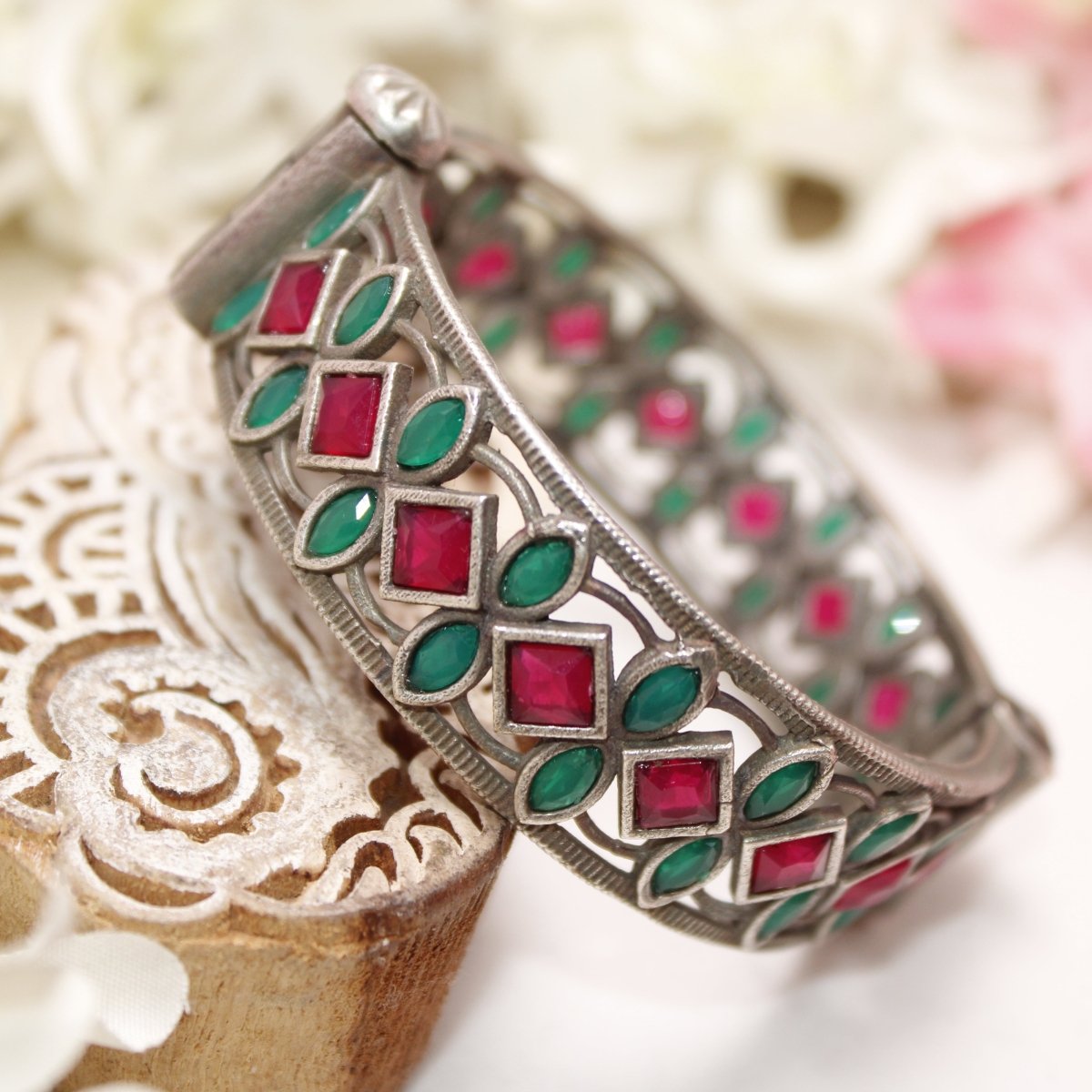 STONE CUTWORK KADA - MAROON & GREEN