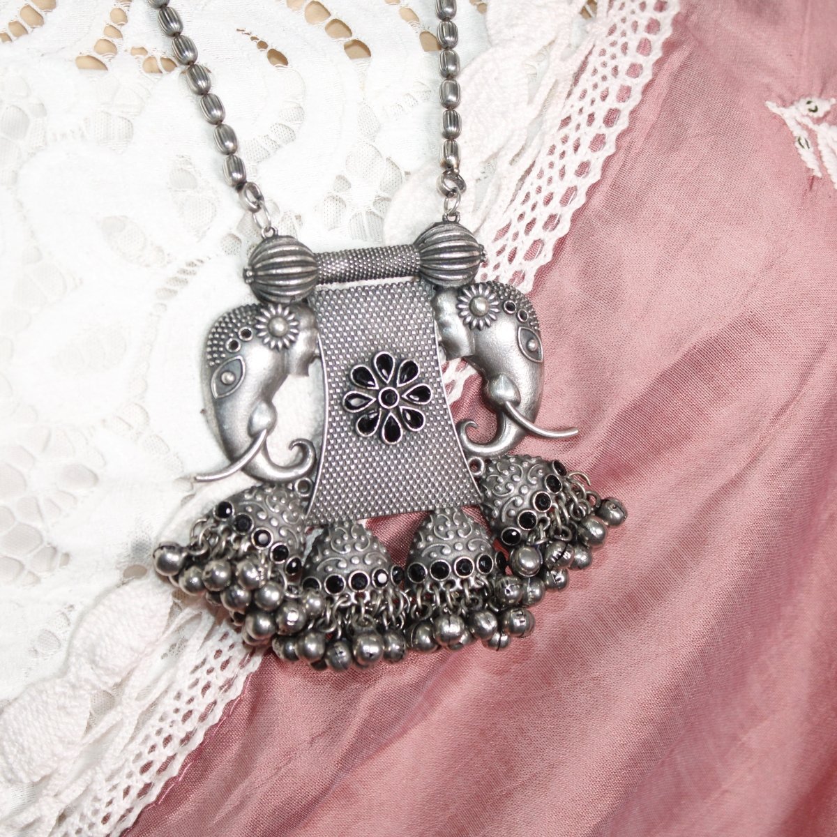 VINTAGE LOOK SILVER REPLICA EKDANTAYA PENDANT - BLACK