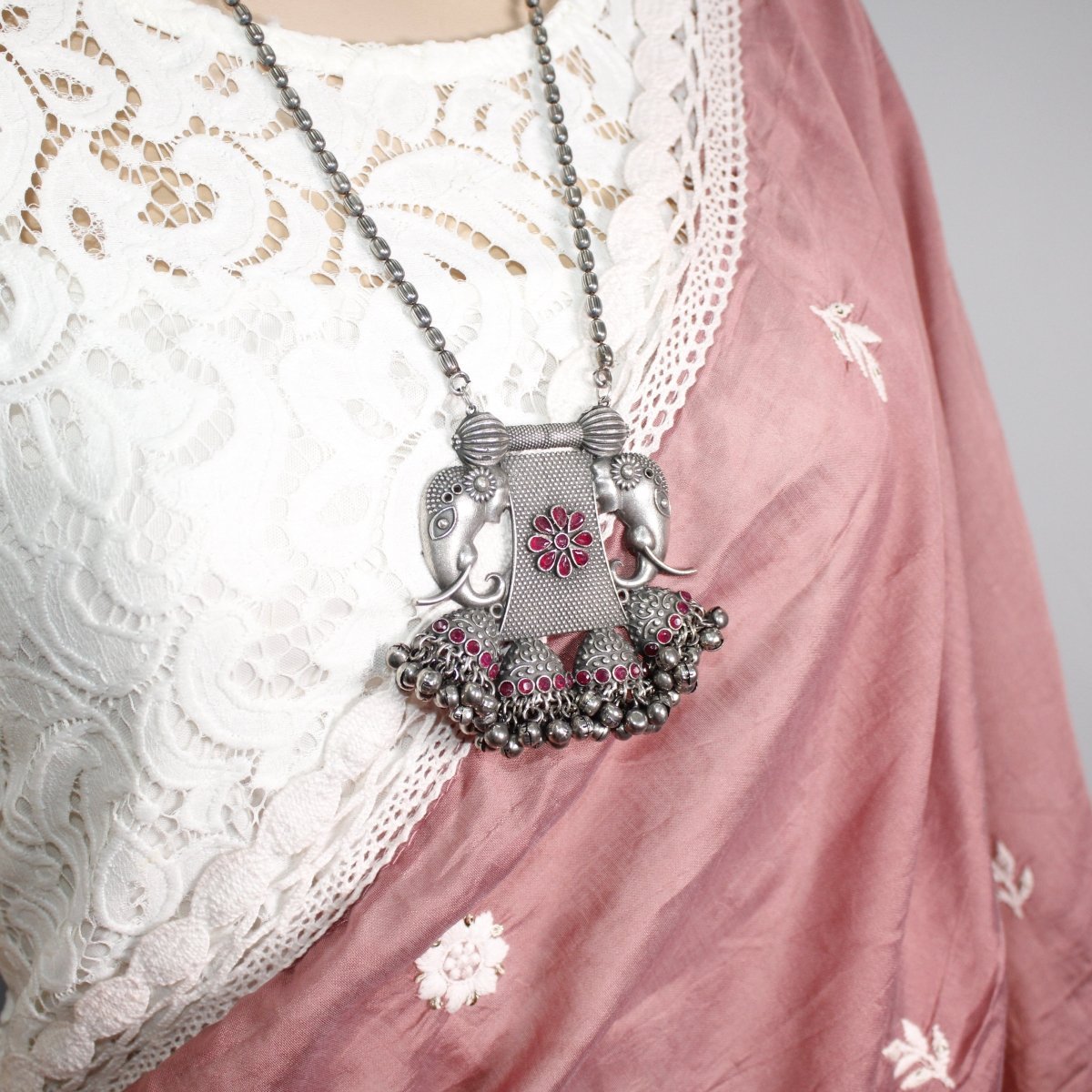 VINTAGE LOOK SILVER REPLICA EKDANTAYA PENDANT - RED