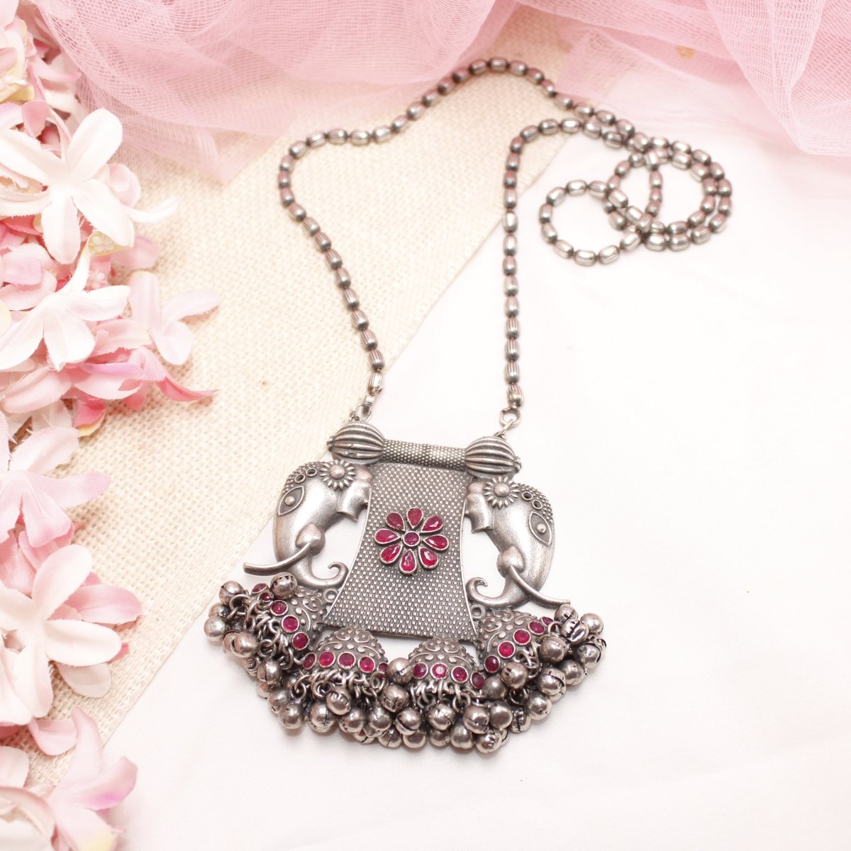 VINTAGE LOOK SILVER REPLICA EKDANTAYA PENDANT - RED