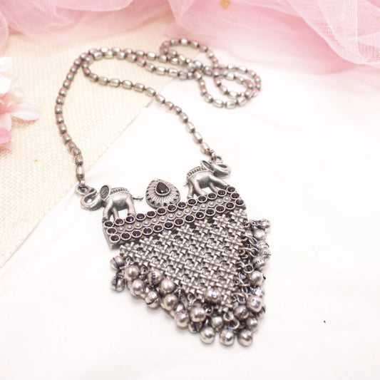 VINTAGE LOOK SILVER REPLICA ELEPHANT PAIR PENDANT - BLACK