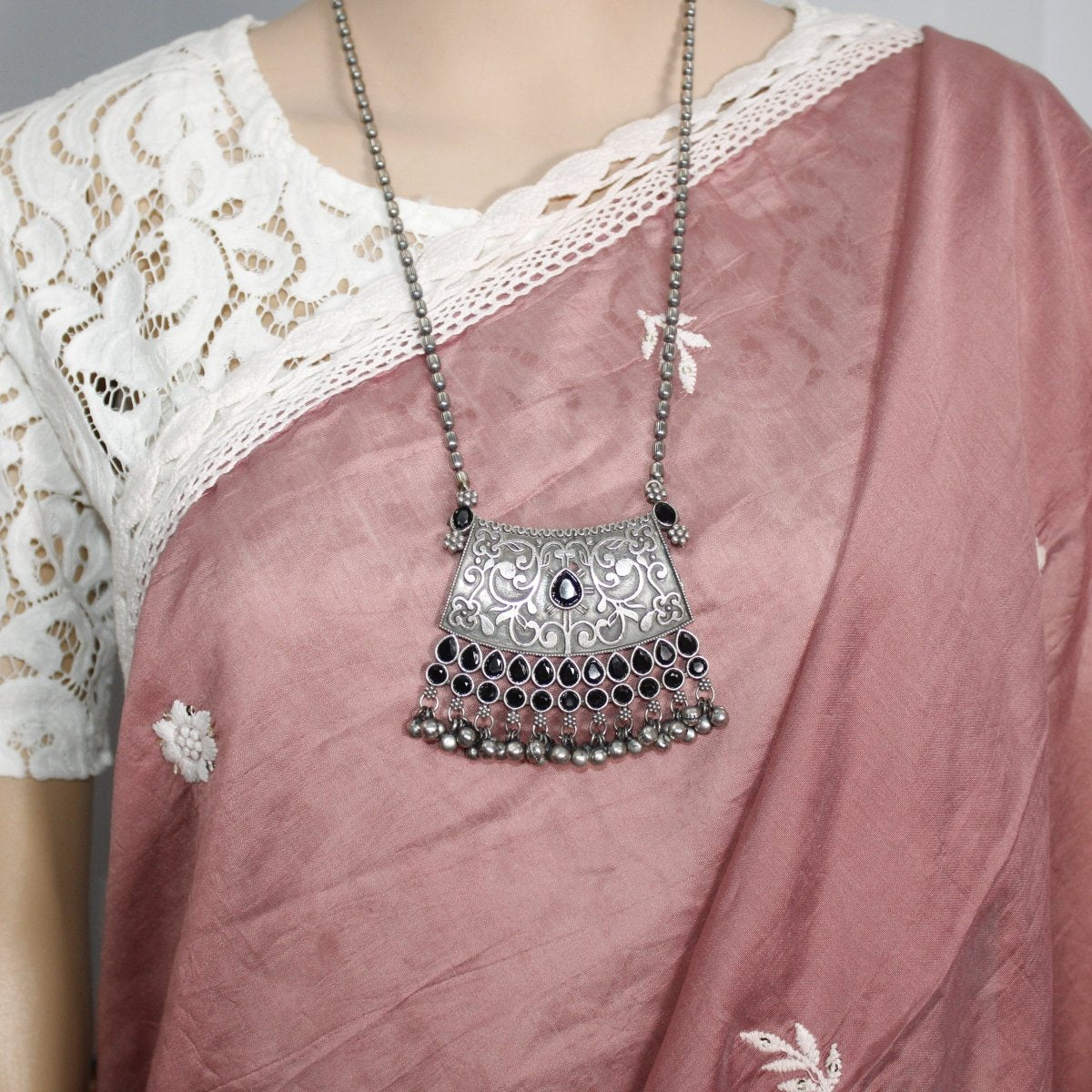 VINTAGE LOOK SILVER REPLICA RAJPUTANA PENDANT - BLACK