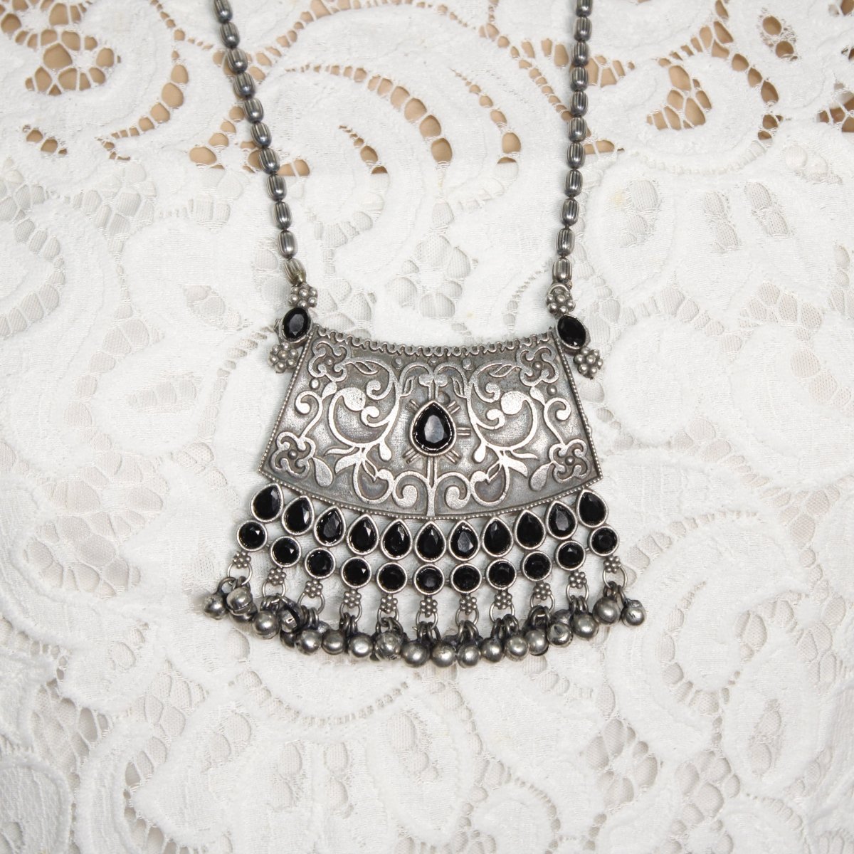 VINTAGE LOOK SILVER REPLICA RAJPUTANA PENDANT - BLACK