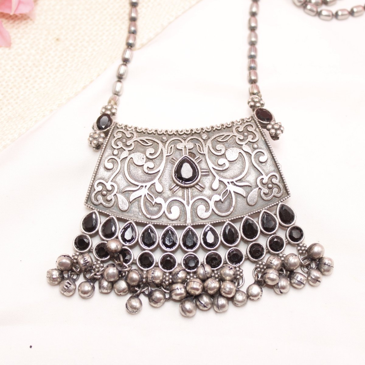 VINTAGE LOOK SILVER REPLICA RAJPUTANA PENDANT - BLACK