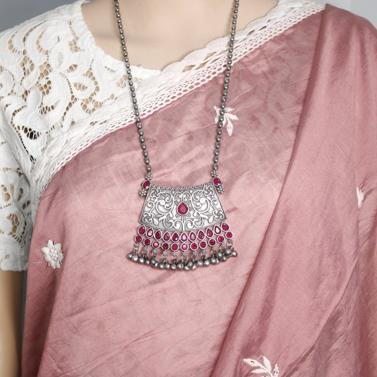 VINTAGE LOOK SILVER REPLICA RAJPUTANA PENDANT - MAROON