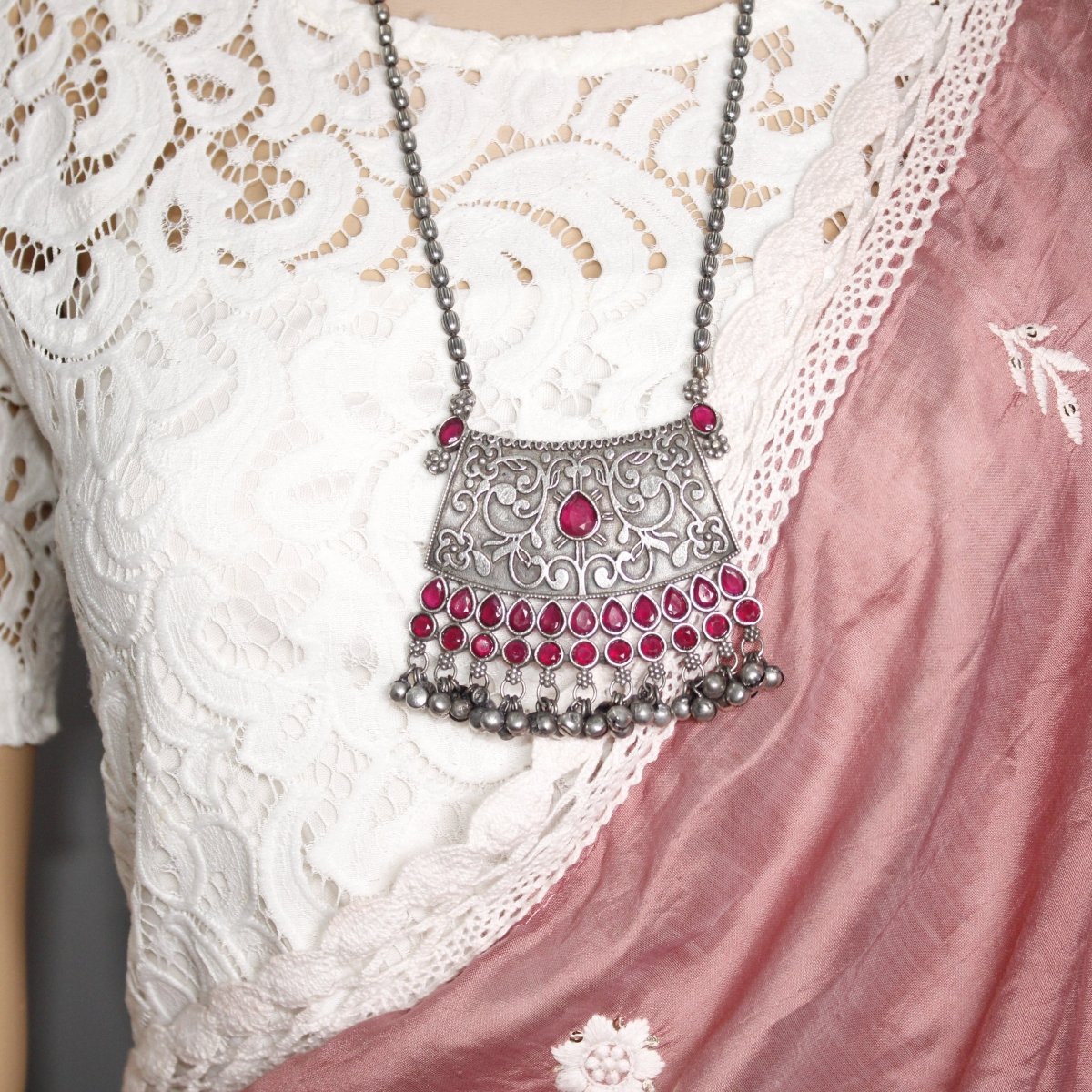 VINTAGE LOOK SILVER REPLICA RAJPUTANA PENDANT - MAROON