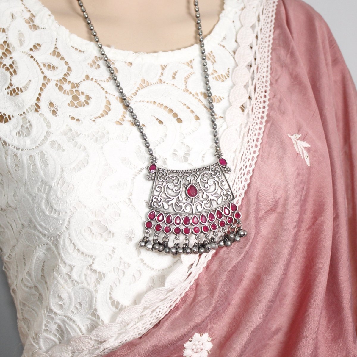 VINTAGE LOOK SILVER REPLICA RAJPUTANA PENDANT - MAROON