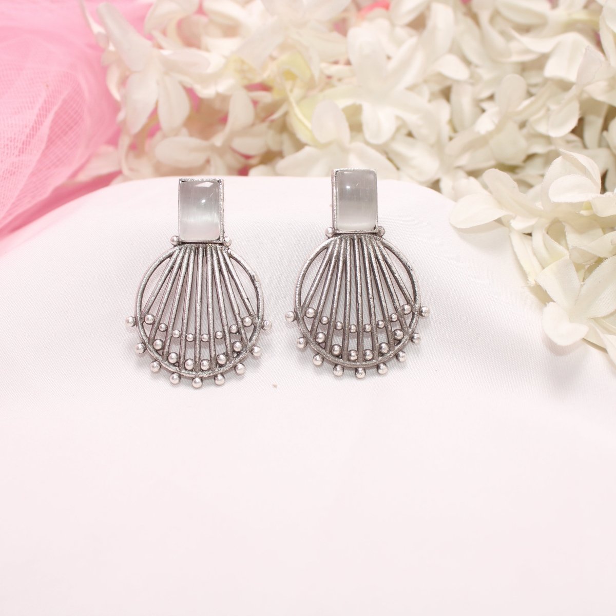 ZIVA MONALISA STONE EARRING - GREY