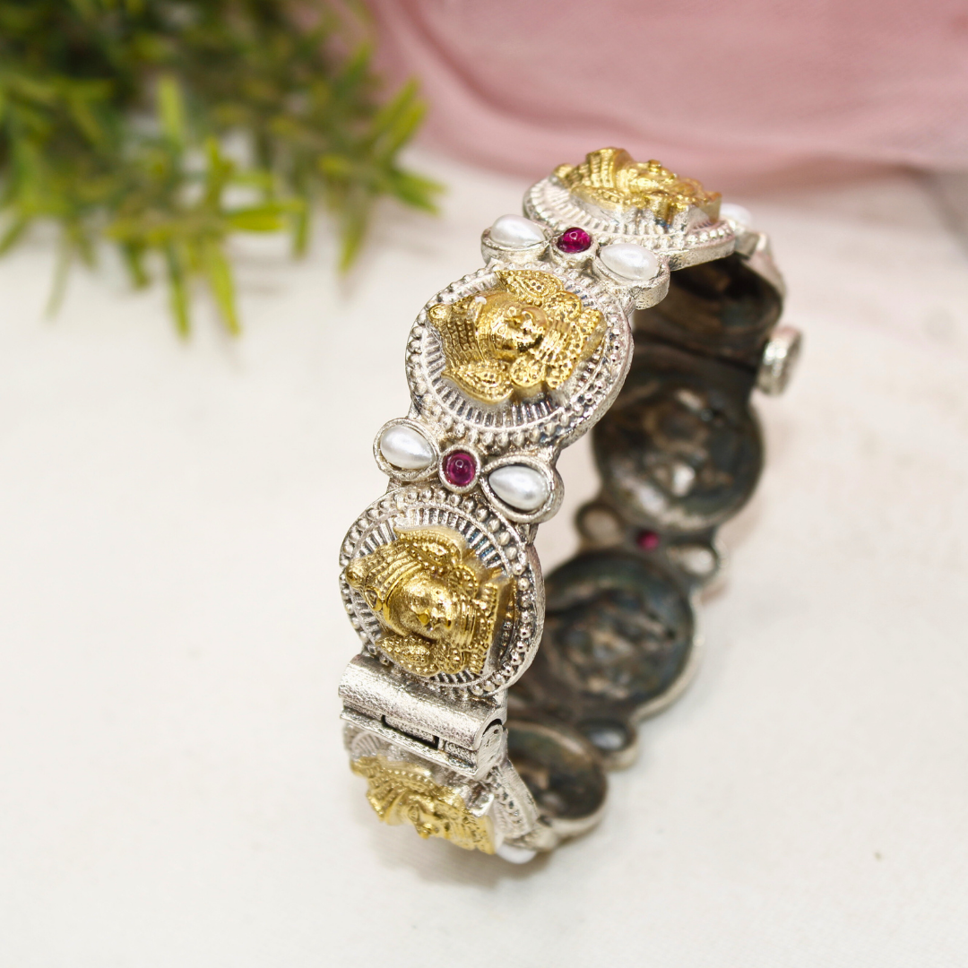DUAL-TONE DEVI KADA -RED & WHITE