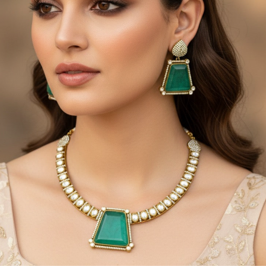 DOUBLET STONE AND MOISSANITE STONE HASLI LOOK NECKLACE